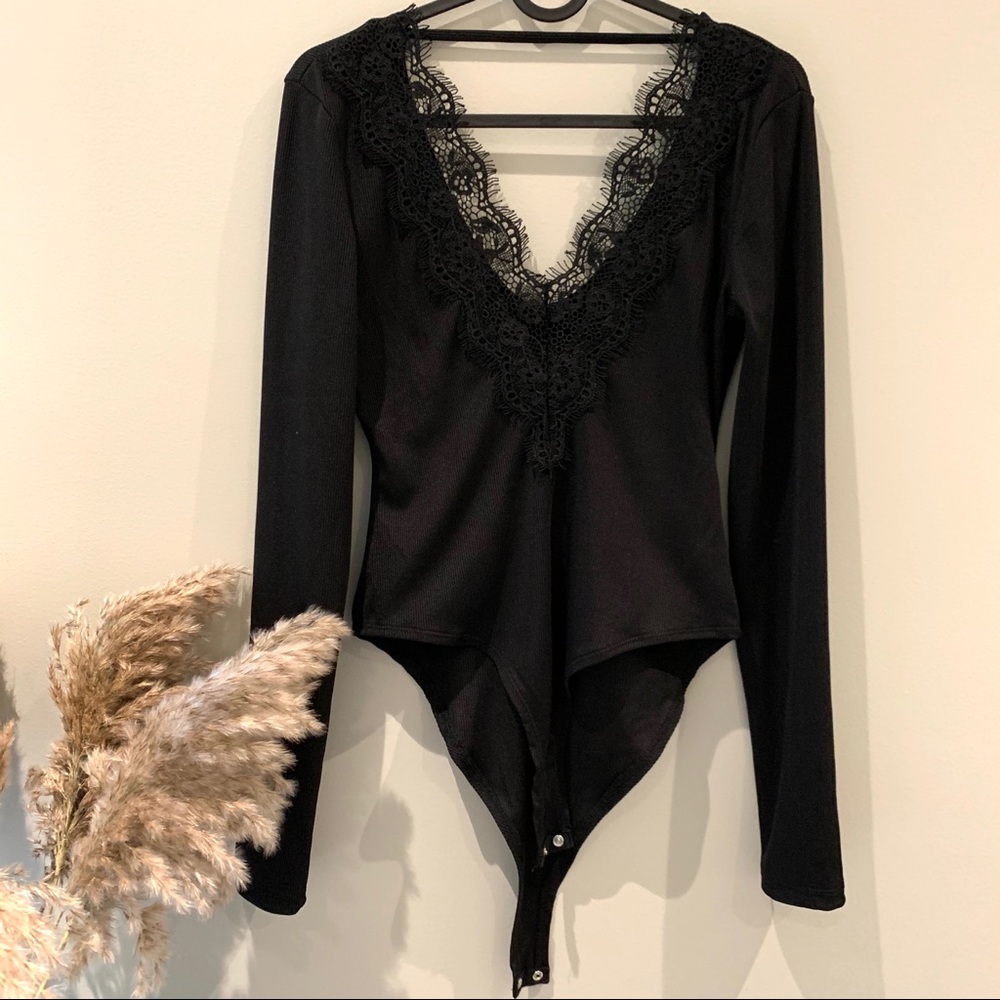 New Look- Lacy Bodysuit - Picture 3 of 9